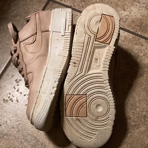 Nike Womens Size 6.5 CK6649 200 Air Force One - Picture 3 of 7